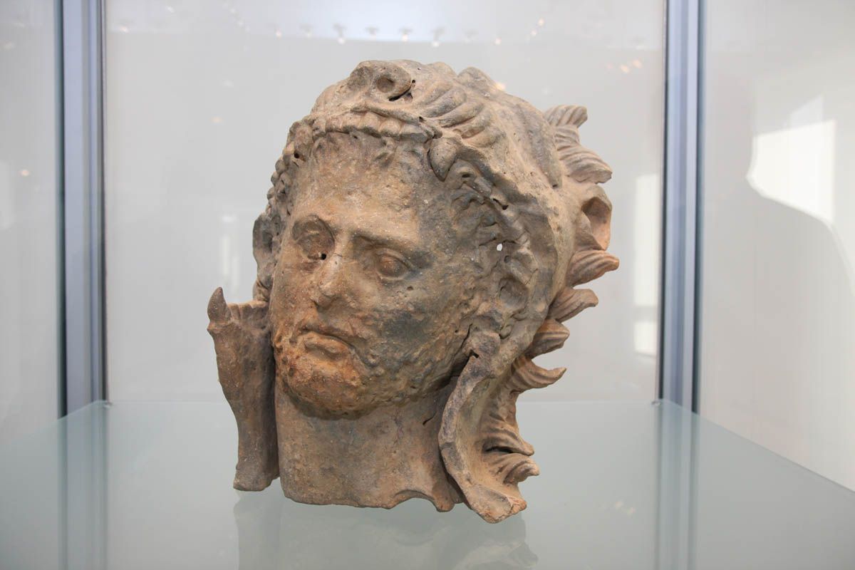 Archäologisches Museum von Olbia - Kopf des Herakles, 2. Jahrhundert.
