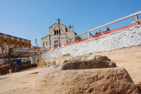 by Gavino Sanna, La Nuova Sardegna - San Simplicio, scavi archeologici